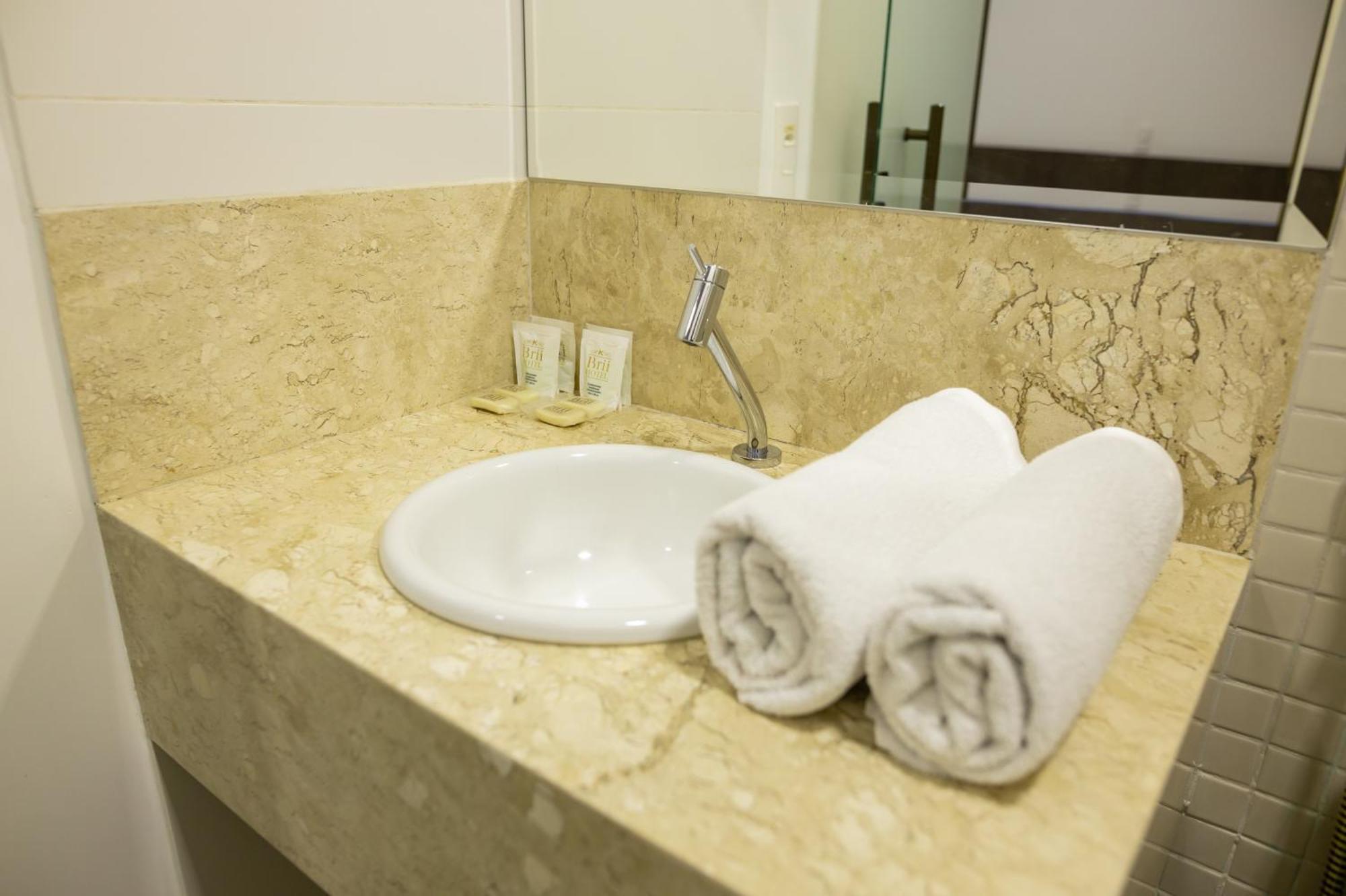 Brii Hotel Araguaína エクステリア 写真
