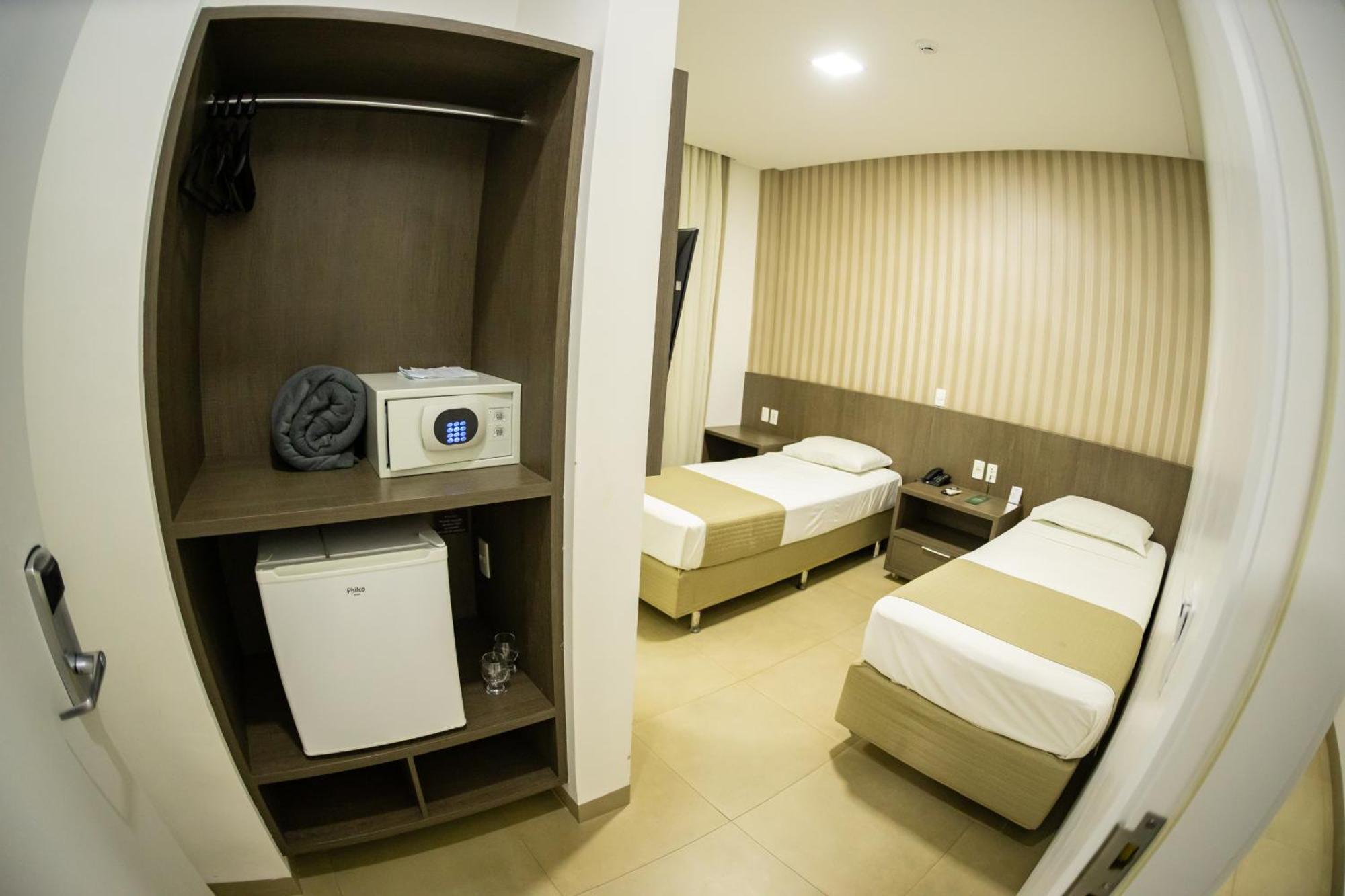 Brii Hotel Araguaína エクステリア 写真